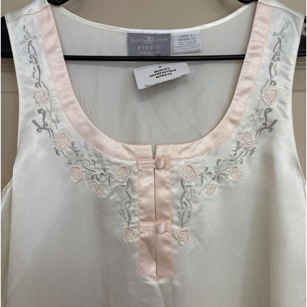 NEW VINTAGE JACLYN SMITH GLOSSY SHINY SATIN LONG IVORY NIGHTGOWN EMBROIDERED LG - Picture 2 of 5